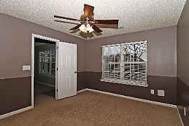 2 Br End Unit W/loft and Master Down in Charlotte, NC (Photo 5 of 5)