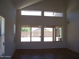 3 Bed, 2485 Sqft, $925 in Buckeye, AZ (Photo 4 of 5)