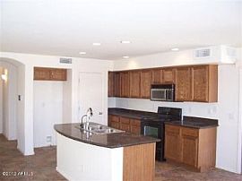 3 Bed, 2485 Sqft, $925 in Buckeye, AZ (Photo 5 of 5)