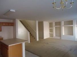 3 Bed, 2469 Sqft, $925 in Buckeye, AZ (Photo 3 of 5)