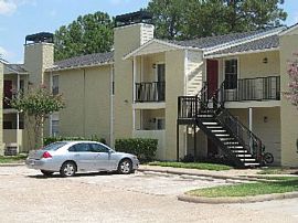 2 Bd/2 Bath Free Rent! Plus a Free Mov in Houston, TX (Photo 3 of 5)