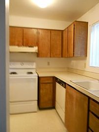 Spacious Townhome with Garage on Cul-De- in Tualatin, OR (Photo 5 of 5)