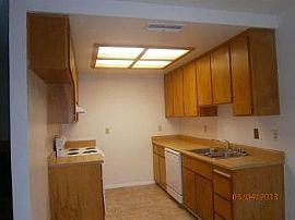 Gorgeous Corner Lot Duplex - Section 8 O in Sacramento, CA (Photo 5 of 5)