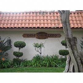 Spacious and Quiet Townhouse in Tarzana, CA (Photo 2 of 5)