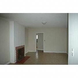 Spacious 3bd/1bth+den Single Family Home in North Hollywood, CA (Photo 3 of 5)