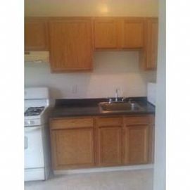 Renovated 3 Bedrooms 1 Bath Townhome Ava in Baltimore, MD (Photo 2 of 4)