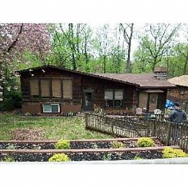 4br, 2ba Cute, Multi-Level Home in Annap in Annapolis, MD (Photo 2 of 5)