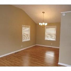 Plenty of Amenities on Quiet Street in Columbus, OH (Photo 3 of 5)