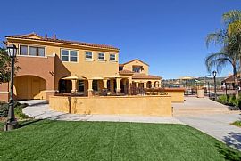 2 Bd/2 Bath Check Out Our Facebook Fan P in San Diego, CA (Photo 5 of 5)