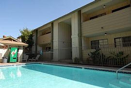 2 Bd/2 Bath 15 Minutes From Downtown San in San Diego, CA (Photo 4 of 5)