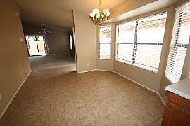 Charming 3br/2ba with Community Amenities! in Phoenix, AZ (Photo 3 of 5)