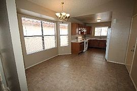Charming 3br/2ba with Community Amenities! in Phoenix, AZ (Photo 5 of 5)