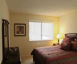 2 Bed with Balcony and All Appliances in Lon in Belmont Shore, CA (Photo 3 of 5)