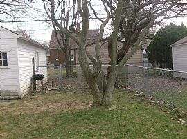 Beautiful Duplex in Detroit, MI (Photo 4 of 8)