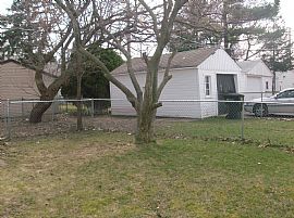 Beautiful Duplex in Detroit, MI (Photo 5 of 8)