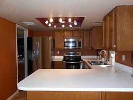 Beautiful 3 Br/ 3 Ba Townhouse in Great in Phoenix, AZ (Photo 3 of 5)