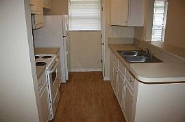 8665 3rd Ave, 32208 - No App Fee! in Jacksonville, FL (Photo 3 of 5)