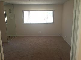 3 Bedroom/2 Bathroom House For Rent in Palmdale, CA (Photo 5 of 7)