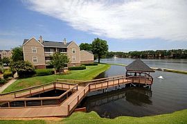 2 Bd/2 Bath Great Lake Views in Jacksonville, FL (Photo 5 of 5)