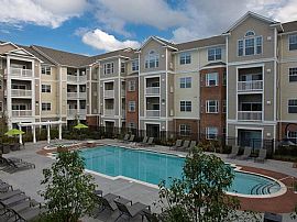 1 Bd/1 Bath Great Location Near Commuter in Dedham, MA (Photo 4 of 5)