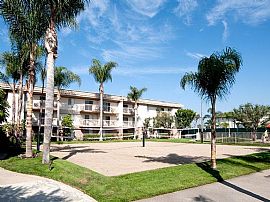2 Bd/2 Bath Walk to The Beach with Great in Seal Beach, CA (Photo 3 of 5)