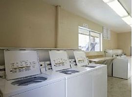 2 Bd/1 Bath Look and Lease and Rent Drop in Houston, TX (Photo 2 of 5)