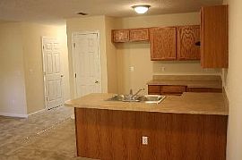 2219 Wooddale St, St. Nicholas, 32207 - in Jacksonville, FL (Photo 2 of 5)