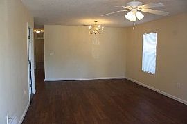 8443 India Ave, Arlington, 32211 - No Ap in Jacksonville, FL (Photo 4 of 5)