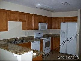 2 Bed 2.5 Bath Condo Rental in Gainesville, FL (Photo 2 of 4)