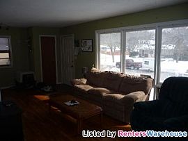 Fridley 3 Bedroom W/tons of Space! in Fridley, MN (Photo 5 of 5)