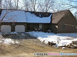 Serene 4br Inver Grove Home / Sharp Kitc in Inver Grove Heights, MN (Photo 2 of 5)