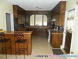 Country Retreat.Minutes From Shopping A in Ellenwood, GA (Photo 4 of 5)