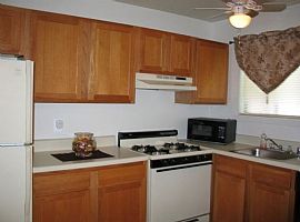 2 Bd/1 Bath Convenient to I-95, I-695, S in Baltimore, MD (Photo 2 of 5)