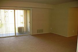 2 Bd/1 Bath Convenient to I-95, I-695, S in Baltimore, MD (Photo 4 of 5)