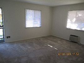 Spacious 1 Bedroom 1 Bath with Shared Gara in Burbank, CA (Photo 5 of 5)