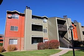2 Bd/2 Bath Excellent Littleton Location in Bow Mar, CO (Photo 2 of 5)