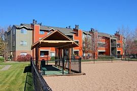 2 Bd/2 Bath Excellent Littleton Location in Bow Mar, CO (Photo 3 of 5)