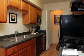 2 Bd/2 Bath Excellent Littleton Location in Bow Mar, CO (Photo 5 of 5)