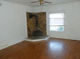 Adorable 3br/2ba Home in Escondido, CA (Photo 4 of 5)