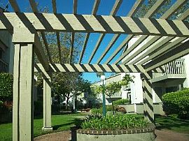 1 Br in Great Location! in San Diego, CA (Photo 2 of 5)