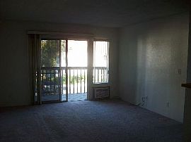 1 Br in Great Location! in San Diego, CA (Photo 3 of 5)