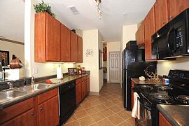 2 Bd/2 Bath Free Rent Till March 1 on Se in Jacksonville, FL (Photo 3 of 5)