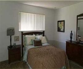 Central Heat and Air, Wireless Internet! in Davis, CA (Photo 4 of 5)