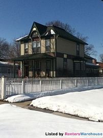 4 Bedroom 1 Block From Downtown Farmingt in Farmington, MN