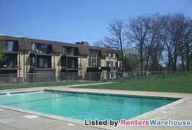Very Nice 2bd/2ba Condo in Shoreview! in Lino Lakes, MN