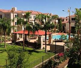 Mins to Shopping, Dining, and Entertainmen in Phoenix, AZ (Photo 4 of 5)