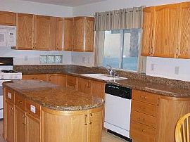 Spacious 3bed+loft Home in The Northwest in Las Vegas, NV (Photo 3 of 5)