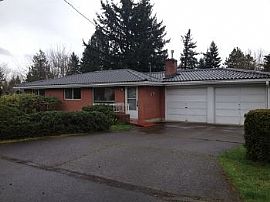  Adorable Ranch in Se Portland in Portland, OR