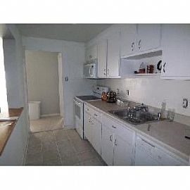 3bd 2ba Condo in Towson with Views in Baltimore, MD (Photo 3 of 5)