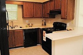 Valet Trash Service, Health Club, Pool W in Birmingham, AL (Photo 2 of 5)